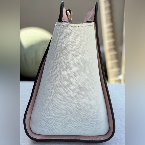 Michael Kors Selma Medium Satchel - Picture 5 of 15